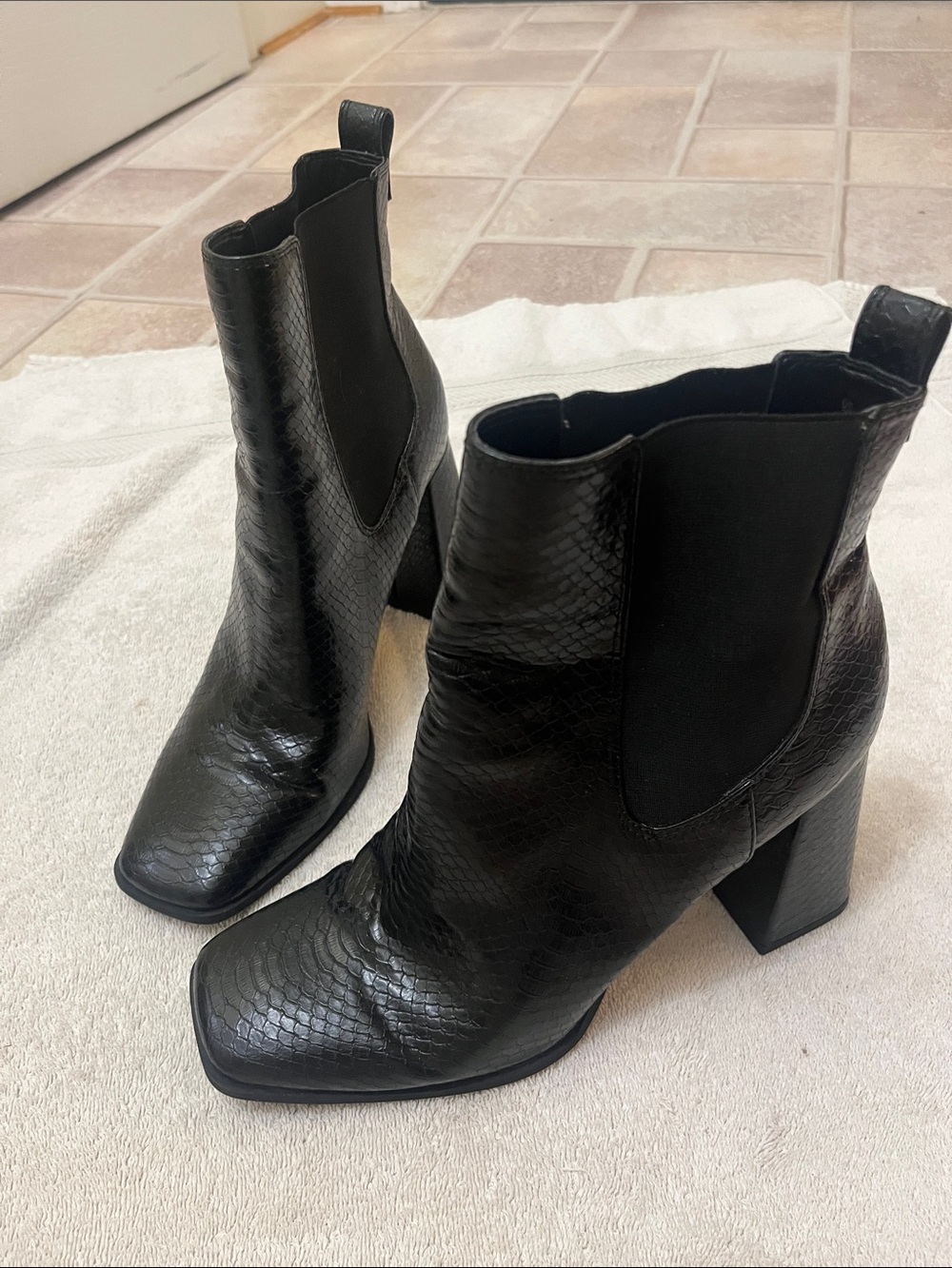 Circus by Sam Edelman Black Textured Chelsea Block Heel Booties